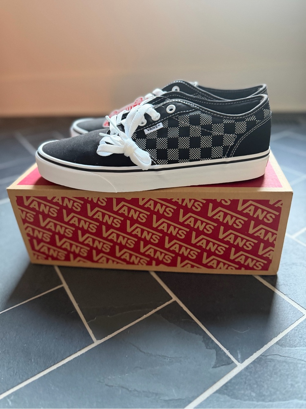 Vans Black & White Checkerboard Low Top Sneakers Men’s size 9.5
